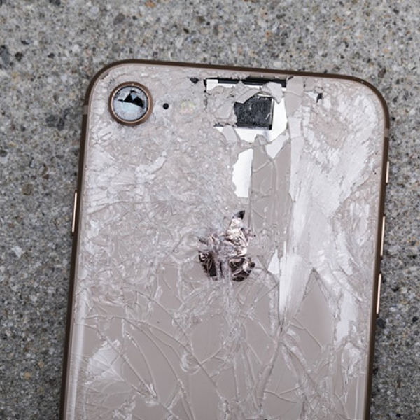 Thay Mặt Kính Lưng iPhone 8